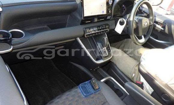 কেনা ব্যবহৃত Toyota Voxy White গাড়ী মধ্যে ঢাকা মধ্যে Dhaka কেনা ব্যবহৃত Toyota Voxy White গাড়ী মধ্যে ঢাকা মধ্যে Dhaka