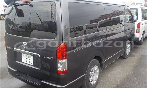 Buy Used 2019 Toyota Hiace in Dhaka, Dhaka Buy Used 2019 Toyota Hiace in Dhaka, Dhaka
