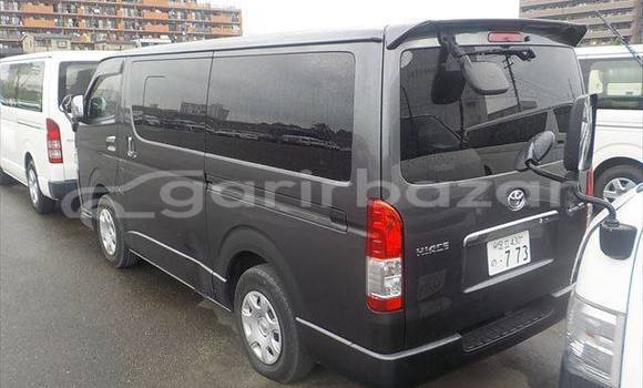 Buy Used 2019 Toyota Hiace in Dhaka, Dhaka Buy Used 2019 Toyota Hiace in Dhaka, Dhaka