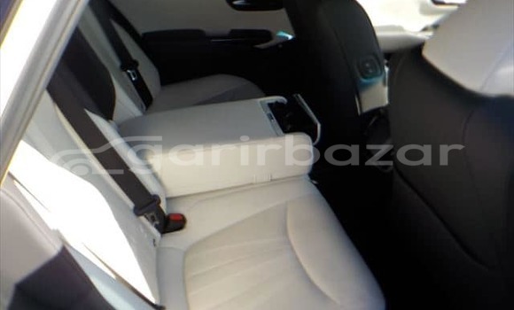 কেনা ব্যবহৃত Toyota Crown White গাড়ী মধ্যে ঢাকা মধ্যে Dhaka কেনা ব্যবহৃত Toyota Crown White গাড়ী মধ্যে ঢাকা মধ্যে Dhaka