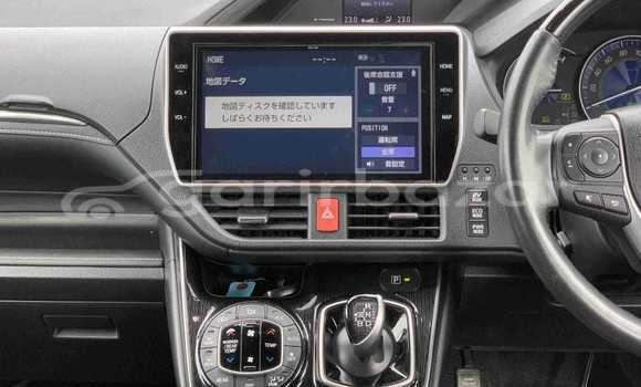 Buy Used 2019 Toyota Noah in Dhaka, Dhaka Buy Used 2019 Toyota Noah in Dhaka, Dhaka