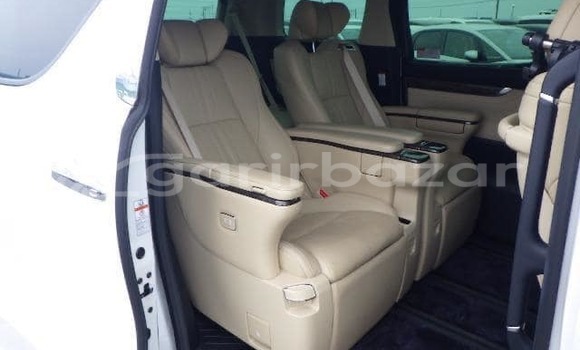 Buy Used 2020 Toyota Alphard in Dhaka, Dhaka Buy Used 2020 Toyota Alphard in Dhaka, Dhaka