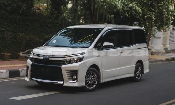 কেনা আমদানি Toyota Voxy White গাড়ী মধ্যে ঢাকা মধ্যে Dhaka কেনা আমদানি Toyota Voxy White গাড়ী মধ্যে ঢাকা মধ্যে Dhaka