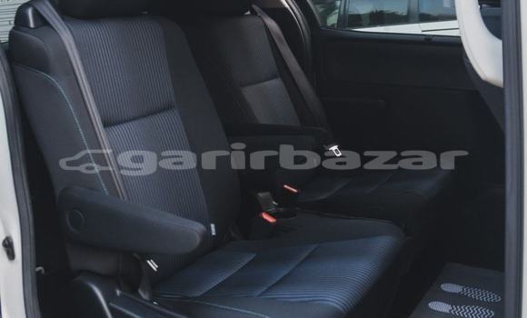 কেনা আমদানি Toyota Voxy White গাড়ী মধ্যে ঢাকা মধ্যে Dhaka কেনা আমদানি Toyota Voxy White গাড়ী মধ্যে ঢাকা মধ্যে Dhaka