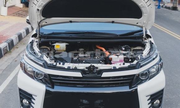 কেনা আমদানি Toyota Voxy White গাড়ী মধ্যে ঢাকা মধ্যে Dhaka কেনা আমদানি Toyota Voxy White গাড়ী মধ্যে ঢাকা মধ্যে Dhaka