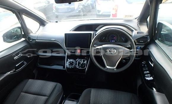 Buy Used 2018 Toyota Voxy in Dhaka, Dhaka Buy Used 2018 Toyota Voxy in Dhaka, Dhaka
