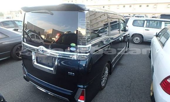 Buy Used 2018 Toyota Voxy in Dhaka, Dhaka Buy Used 2018 Toyota Voxy in Dhaka, Dhaka