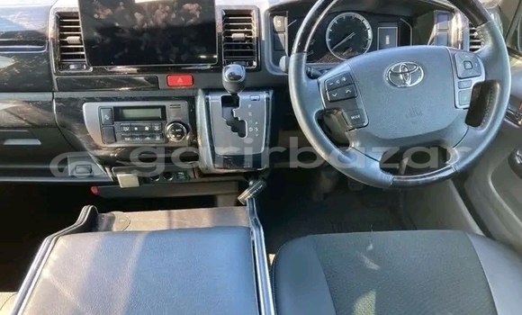 কেনা ব্যবহৃত Toyota Hiace White গাড়ী মধ্যে বাগেরহাট মধ্যে Khulna কেনা ব্যবহৃত Toyota Hiace White গাড়ী মধ্যে বাগেরহাট মধ্যে Khulna