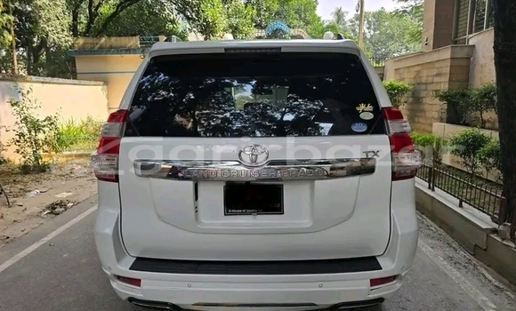 কেনা ব্যবহৃত Toyota Land cruiser prado White গাড়ী মধ্যে আলমডাঙ্গা মধ্যে Chuadanga কেনা ব্যবহৃত Toyota Land cruiser prado White গাড়ী মধ্যে আলমডাঙ্গা মধ্যে Chuadanga