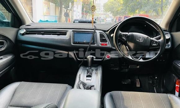 কেনা ব্যবহৃত Honda Vezel White গাড়ী মধ্যে ঢাকা মধ্যে Dhaka কেনা ব্যবহৃত Honda Vezel White গাড়ী মধ্যে ঢাকা মধ্যে Dhaka