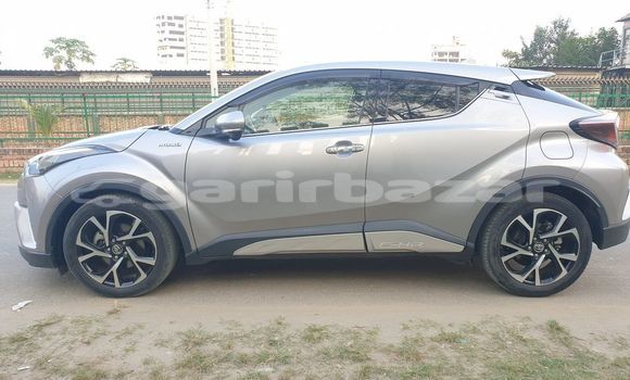 Buy Used 2017 Toyota CH-R in Dhaka, Dhaka Buy Used 2017 Toyota CH-R in Dhaka, Dhaka