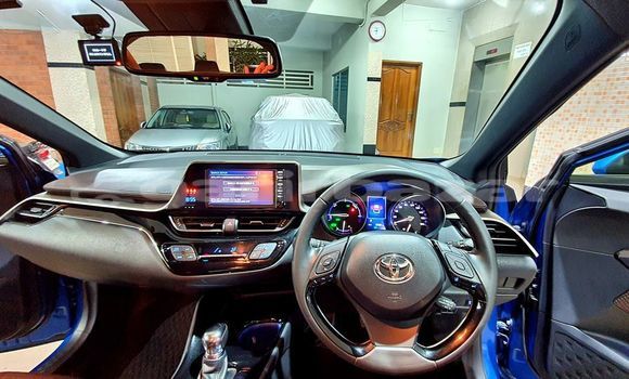 Buy Used 2017 Toyota CH-R in Dhaka, Dhaka Buy Used 2017 Toyota CH-R in Dhaka, Dhaka