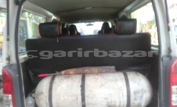 Buy Used 2011 Toyota Hiace in Dhaka, Dhaka Buy Used 2011 Toyota Hiace in Dhaka, Dhaka