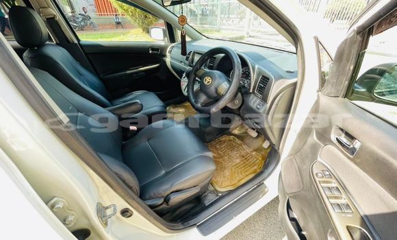Buy Used 2005 Toyota Wish in Dhaka, Dhaka Buy Used 2005 Toyota Wish in Dhaka, Dhaka