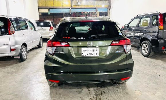 Buy Used 2014 Honda Vezel in Dhaka, Dhaka Buy Used 2014 Honda Vezel in Dhaka, Dhaka