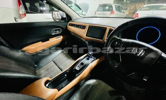 Buy Used 2014 Honda Vezel in Dhaka, Dhaka Buy Used 2014 Honda Vezel in Dhaka, Dhaka