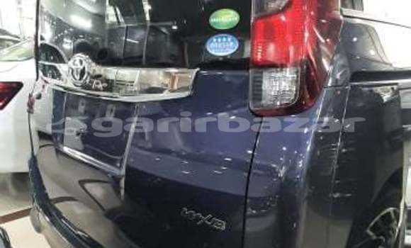 Buy Import 2017 Toyota Noah in Dhaka, Dhaka Buy Import 2017 Toyota Noah in Dhaka, Dhaka