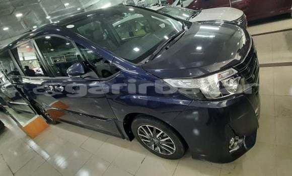 Buy Import 2017 Toyota Noah in Dhaka, Dhaka Buy Import 2017 Toyota Noah in Dhaka, Dhaka