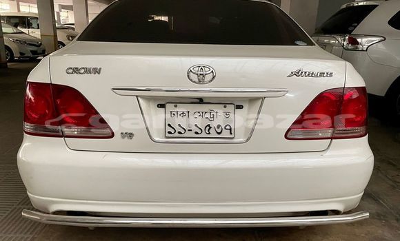 Buy Used 2004 Toyota Crown in Dhaka, Dhaka Buy Used 2004 Toyota Crown in Dhaka, Dhaka