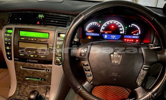 Buy Used 2004 Toyota Crown in Dhaka, Dhaka Buy Used 2004 Toyota Crown in Dhaka, Dhaka