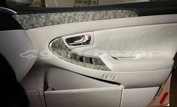 Buy Used 2004 Toyota Crown in Dhaka, Dhaka Buy Used 2004 Toyota Crown in Dhaka, Dhaka