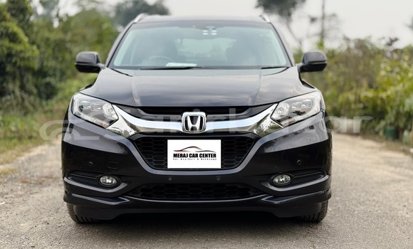 Buy Used 2014 Honda Vezel in Dhaka, Dhaka Buy Used 2014 Honda Vezel in Dhaka, Dhaka