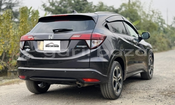 Buy Used 2014 Honda Vezel in Dhaka, Dhaka Buy Used 2014 Honda Vezel in Dhaka, Dhaka