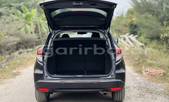 Buy Used 2014 Honda Vezel in Dhaka, Dhaka Buy Used 2014 Honda Vezel in Dhaka, Dhaka