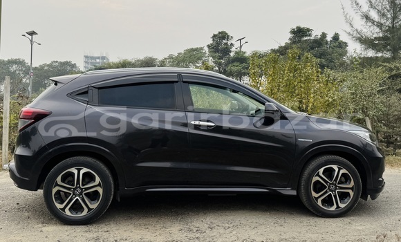 Buy Used 2014 Honda Vezel in Dhaka, Dhaka Buy Used 2014 Honda Vezel in Dhaka, Dhaka