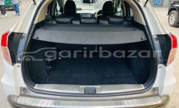 Buy Used 2015 Honda Vezel in Dhaka, Dhaka Buy Used 2015 Honda Vezel in Dhaka, Dhaka