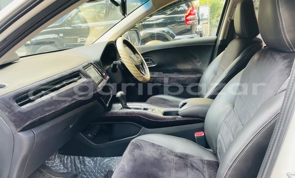 Buy Used 2015 Honda Vezel in Dhaka, Dhaka Buy Used 2015 Honda Vezel in Dhaka, Dhaka