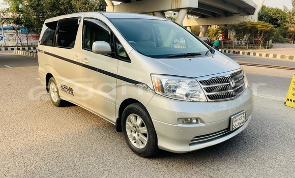 Buy Used 2004 Toyota Alphard in Dhaka, Dhaka Buy Used 2004 Toyota Alphard in Dhaka, Dhaka