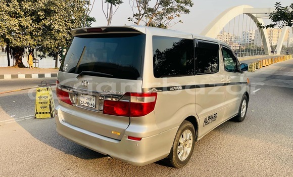 Buy Used 2004 Toyota Alphard in Dhaka, Dhaka Buy Used 2004 Toyota Alphard in Dhaka, Dhaka
