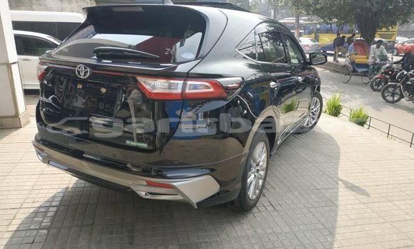 Buy Import 2018 Toyota Harrier in Dhaka, Dhaka Buy Import 2018 Toyota Harrier in Dhaka, Dhaka