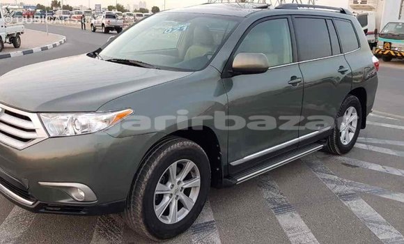 Buy Import 2013 Toyota Highlander in Import - Dubai, Bandarban Buy Import 2013 Toyota Highlander in Import - Dubai, Bandarban