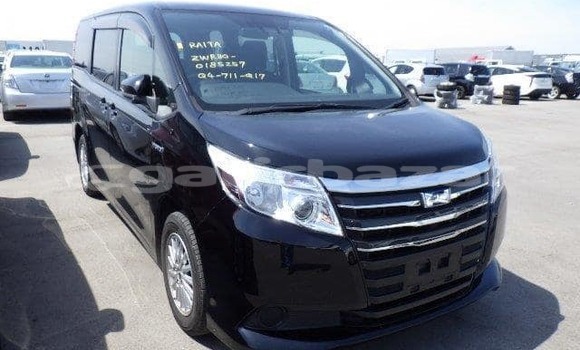 Buy Import 2016 Toyota Noah in Chittagong, Chittagong Buy Import 2016 Toyota Noah in Chittagong, Chittagong