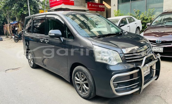 Buy Used 2011 Toyota noah x smart in Dhaka, Dhaka Buy Used 2011 Toyota noah x smart in Dhaka, Dhaka