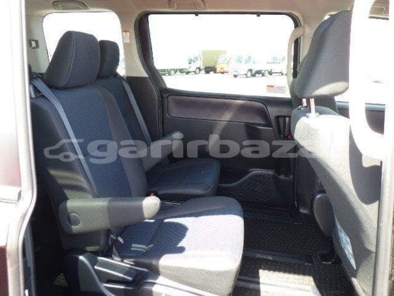 Big with watermark toyota noah chittagong chittagong 4064