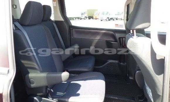 Buy Import 2016 Toyota Noah in Chittagong, Chittagong Buy Import 2016 Toyota Noah in Chittagong, Chittagong