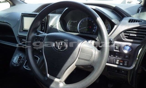 Buy Import 2016 Toyota Noah in Chittagong, Chittagong Buy Import 2016 Toyota Noah in Chittagong, Chittagong