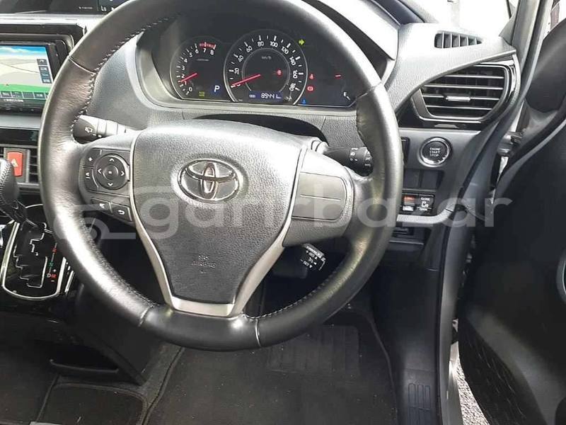 Big with watermark toyota noah dhaka dhaka 35537