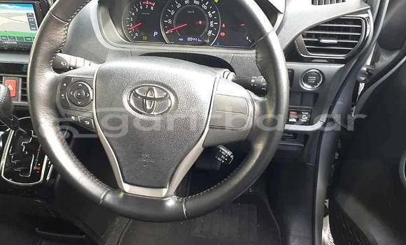 Buy Used 2019 Toyota Noah in Dhaka, Dhaka Buy Used 2019 Toyota Noah in Dhaka, Dhaka
