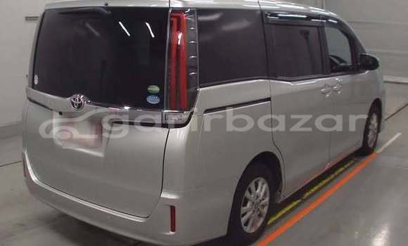 Buy Used 2019 Toyota Noah in Dhaka, Dhaka Buy Used 2019 Toyota Noah in Dhaka, Dhaka