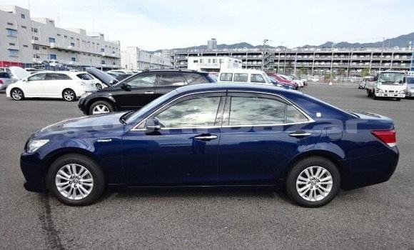 Buy Import 2016 Toyota Crown in Dhaka, Dhaka Buy Import 2016 Toyota Crown in Dhaka, Dhaka