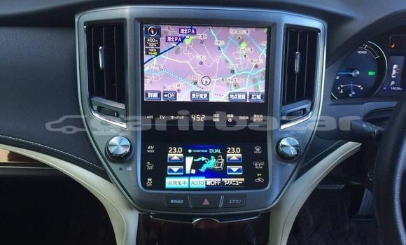 Buy Import 2016 Toyota Crown in Dhaka, Dhaka Buy Import 2016 Toyota Crown in Dhaka, Dhaka