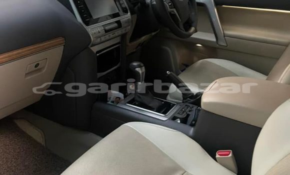 Buy Used 2017 Toyota Land Cruiser Prado in Dhaka, Dhaka Buy Used 2017 Toyota Land Cruiser Prado in Dhaka, Dhaka