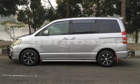 Buy Used 2003 Toyota Noah in Dhaka, Dhaka Buy Used 2003 Toyota Noah in Dhaka, Dhaka
