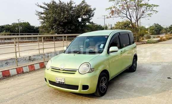 Buy Used 2012 Toyota Sienta in Dhaka, Dhaka Buy Used 2012 Toyota Sienta in Dhaka, Dhaka