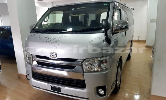 Buy Import 2016 Toyota Hiace in Dhaka, Dhaka Buy Import 2016 Toyota Hiace in Dhaka, Dhaka
