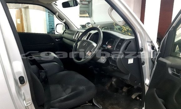 Buy Import 2016 Toyota Hiace in Dhaka, Dhaka Buy Import 2016 Toyota Hiace in Dhaka, Dhaka